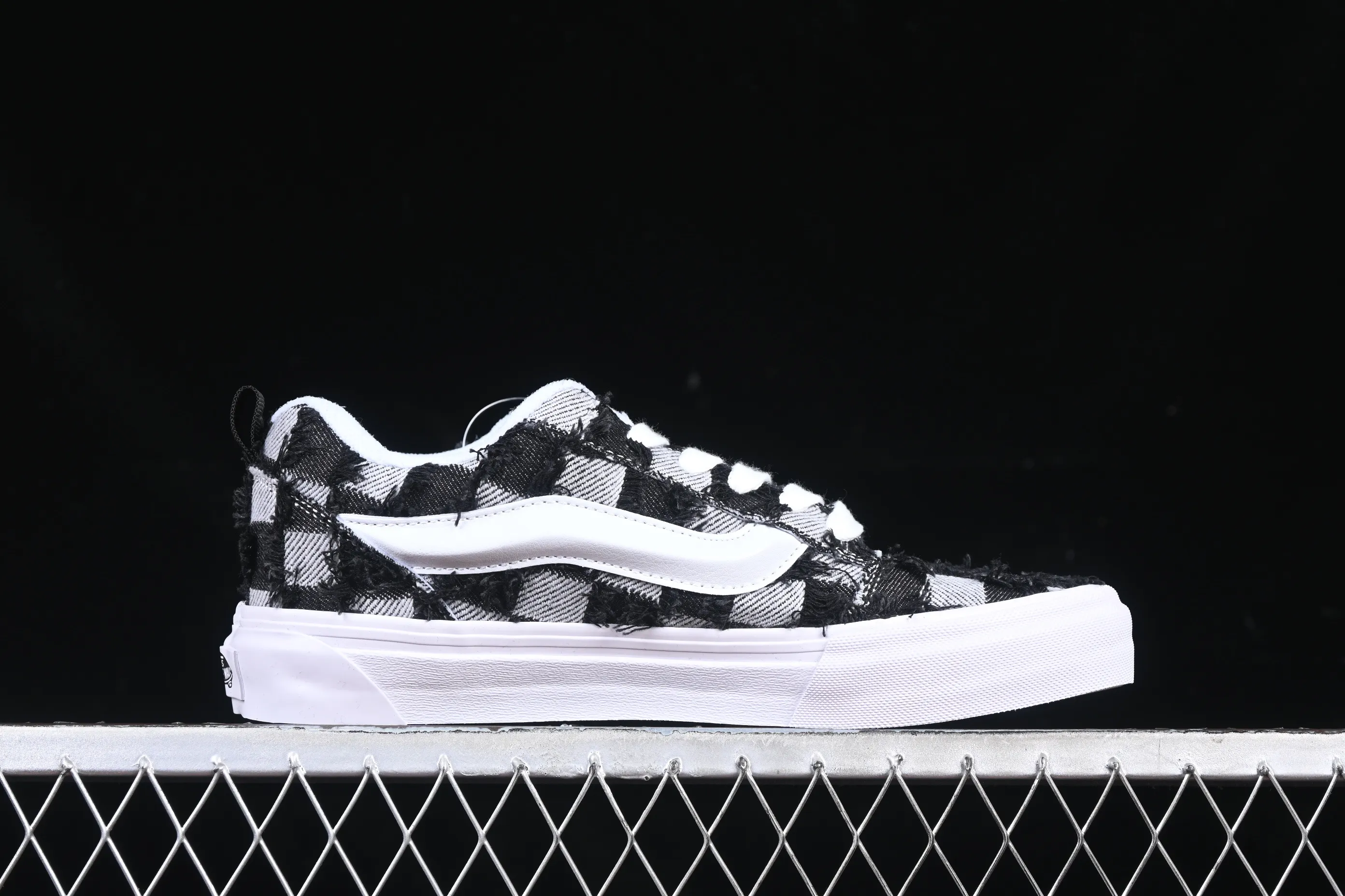 All categories Vans Vans series Vans Low Vans low-top Vans Knu Skool checkerboard washed denim low-top casual sneakers VN000CS0239